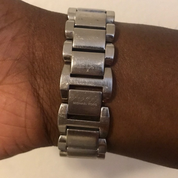 Michael Kors Watch - Picture 4 of 4